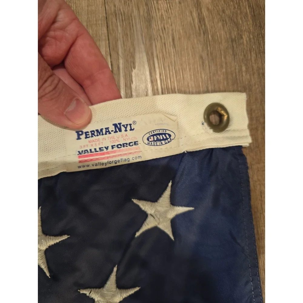 COMMERCIAL GRADE VALLEY FORGE 3X5 AMERICAN FLAG PERMA-NYL 100% NYLON MADE IN USA